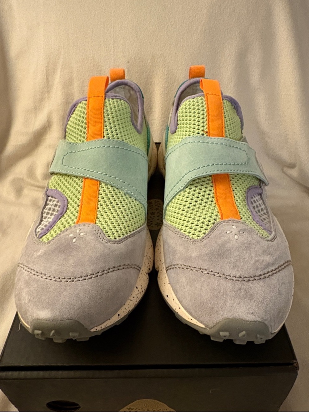NWT Flower Mountain Pampas 3 Sneaker in Grey - Picture 6 of 15